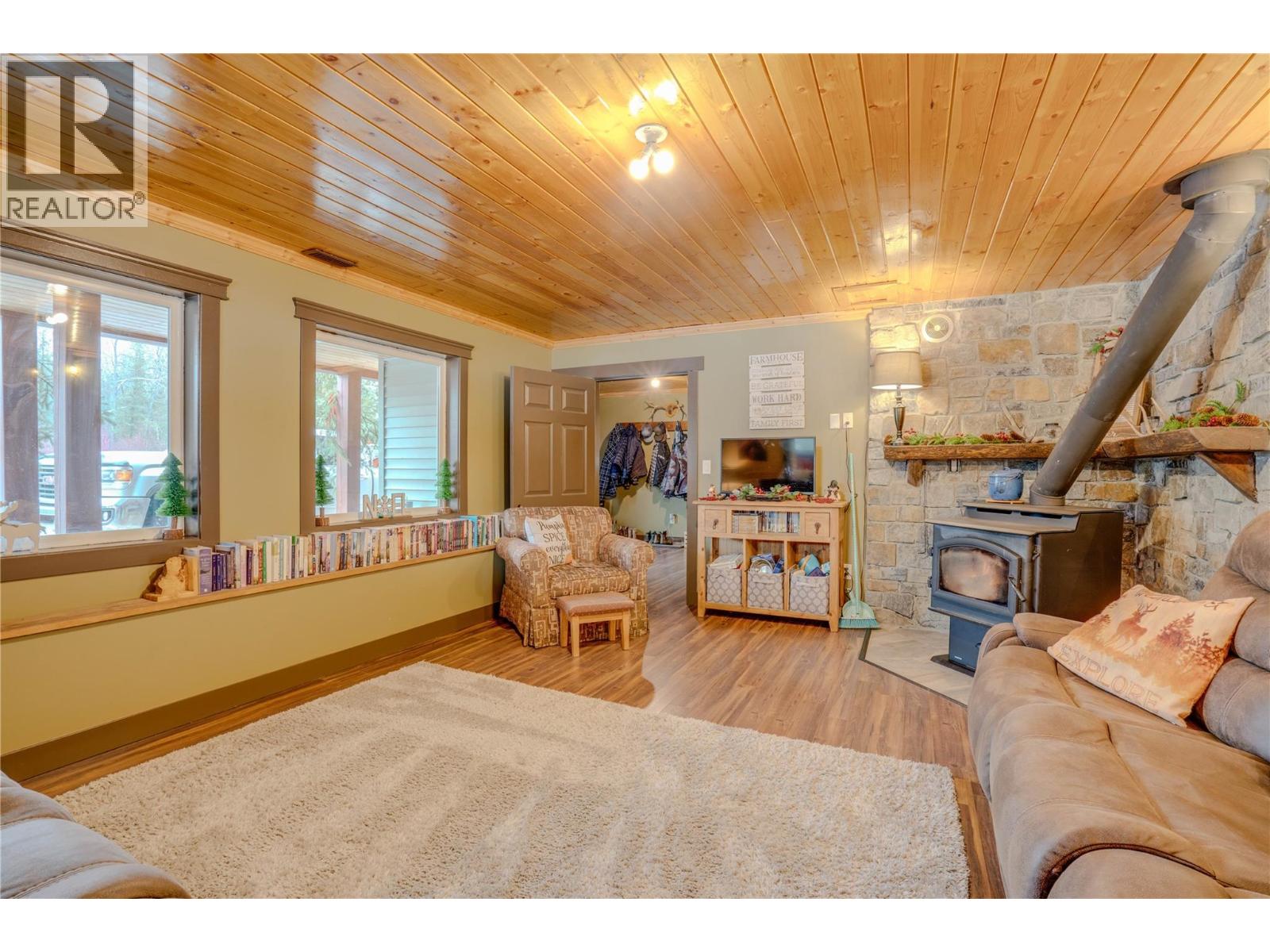 1519 Highway 6 Highway, Cherryville, British Columbia  V0E 2G1 - Photo 35 - 10371130