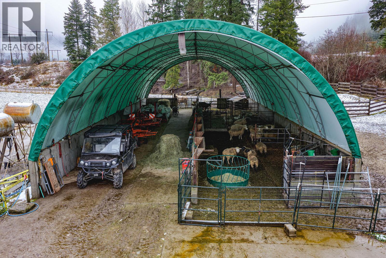 1519 Highway 6 Highway, Cherryville, British Columbia  V0E 2G1 - Photo 48 - 10371130