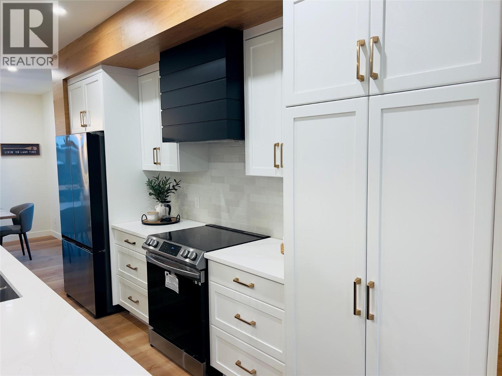 510 14th Street Unit# 404, Invermere, British Columbia  V0A 1K0 - Photo 3 - 10371427