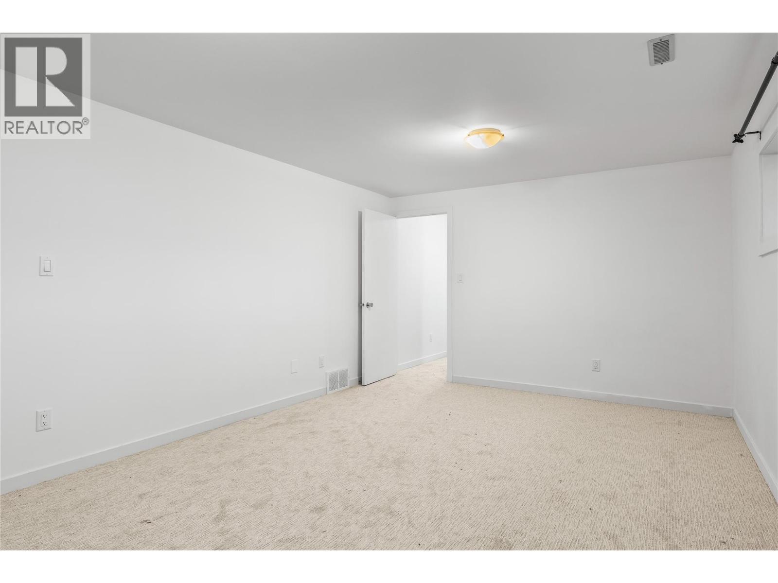 811 Tamarack Drive, Kelowna, British Columbia  V1X 1E3 - Photo 24 - 10371418