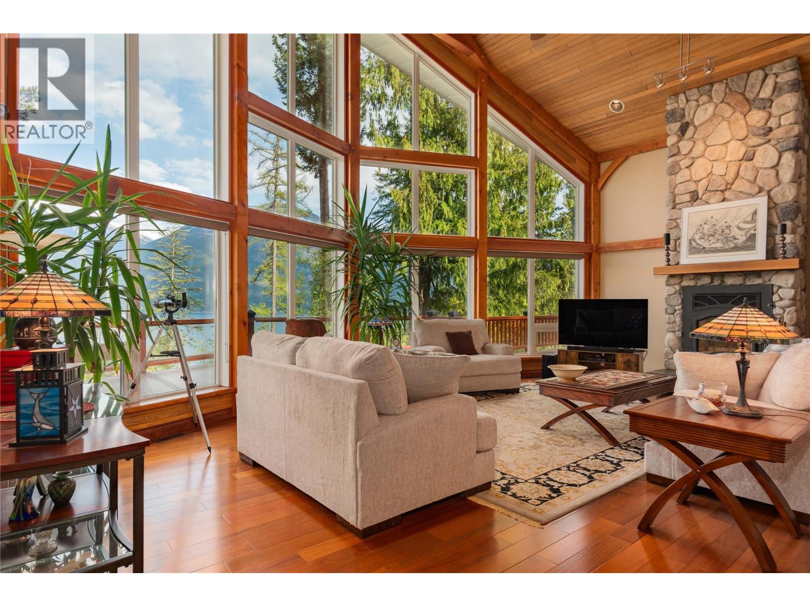 4830 Fletcher Creek Road, Fletcher Creek, British Columbia  V0G 1M0 - Photo 4 - 10345773