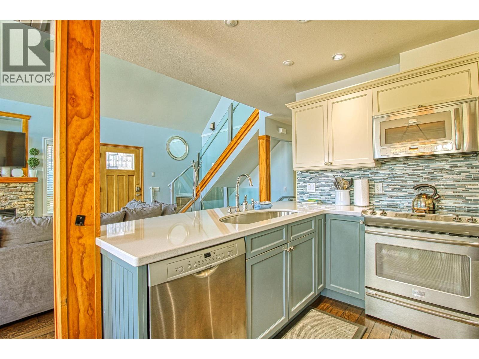 7001 Barcelona Drive Unit# 33, Kelowna, British Columbia  V1Z 3R8 - Photo 15 - 10371463