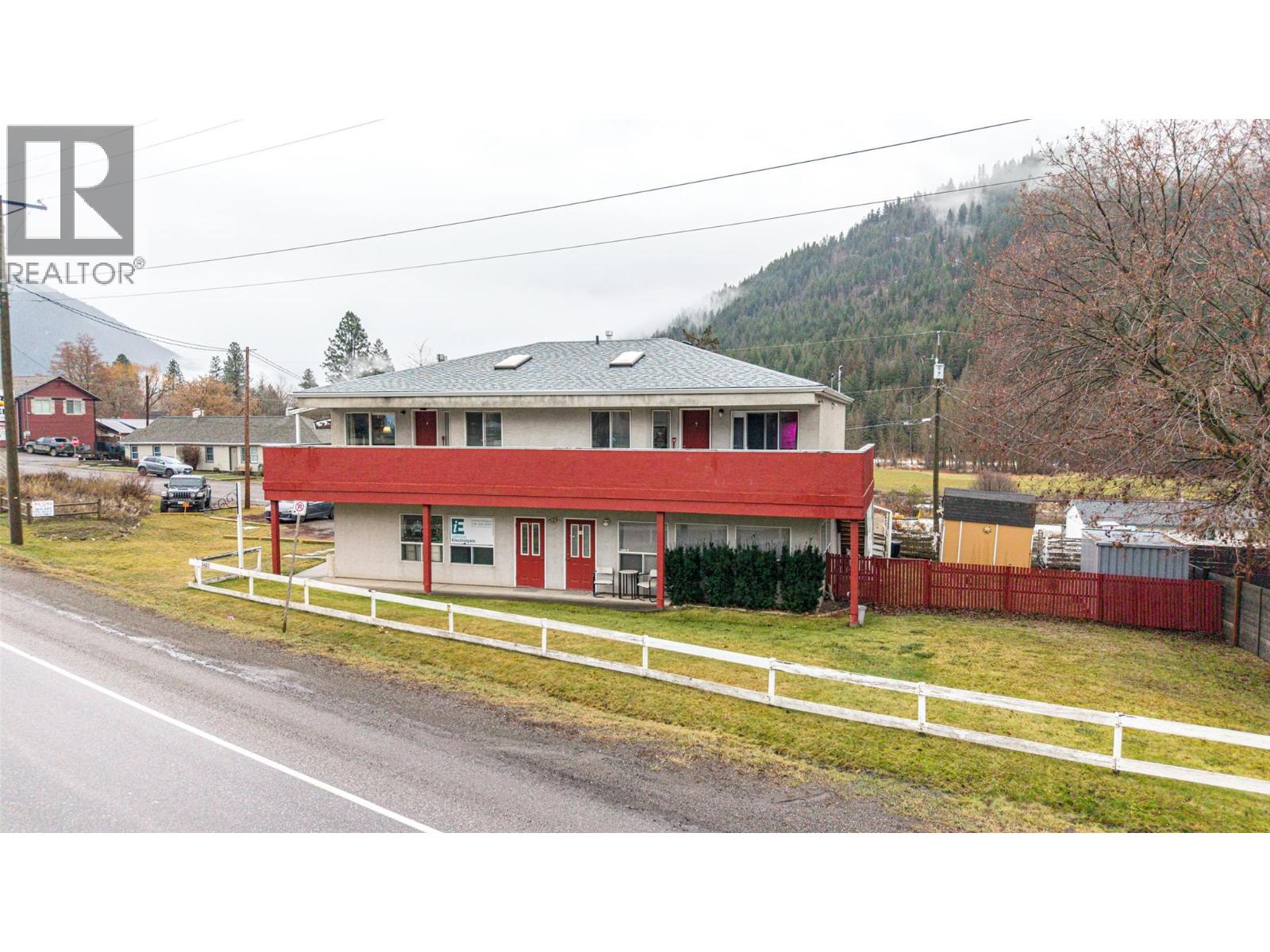 5683 97 Highway, Falkland, British Columbia  V0E 1W0 - Photo 2 - 10371379