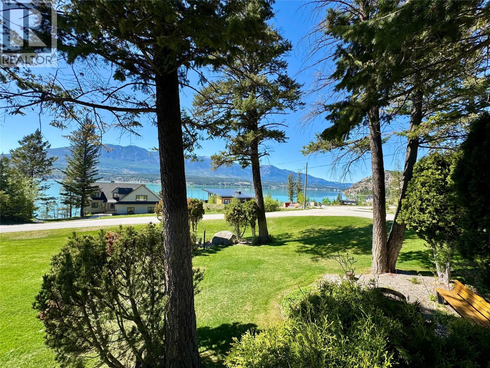 8380 Richardson Crescent, Canal Flats, British Columbia  V0B 1B0 - Photo 2 - 10371470