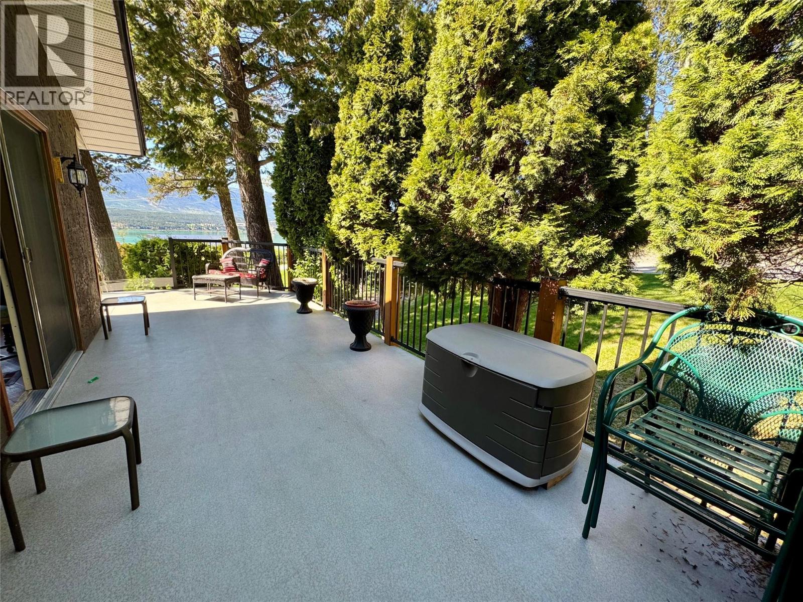 8380 Richardson Crescent, Canal Flats, British Columbia  V0B 1B0 - Photo 5 - 10371470