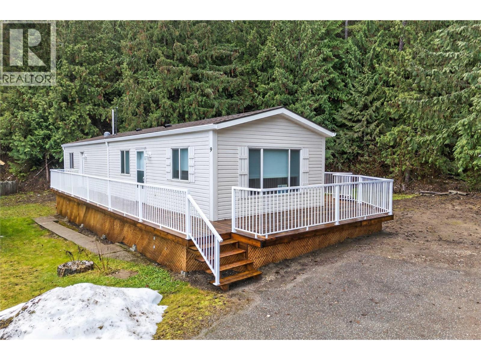 3063 Hornsberger Road Unit# 9, Salmon Arm, British Columbia  V1E 4M1 - Photo 2 - 10371368