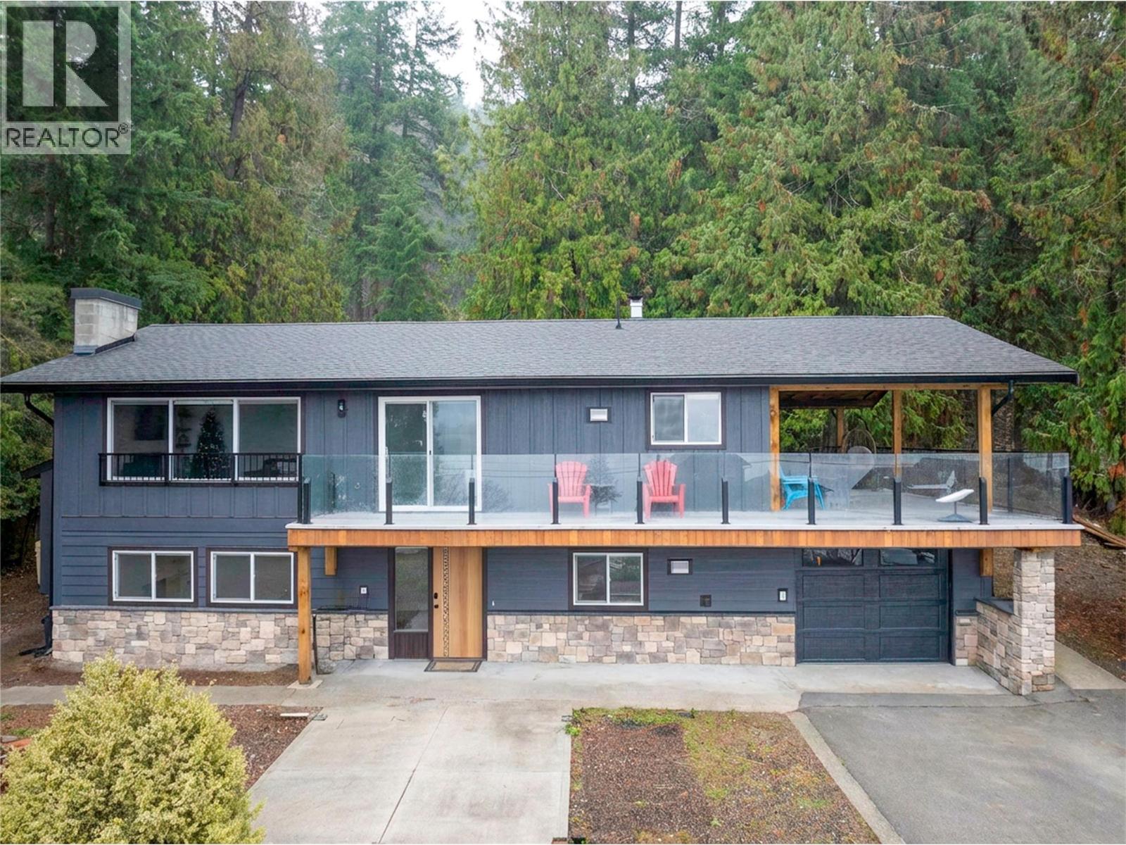 2022 Eagle Bay Road, Blind Bay, British Columbia  V0E 1H1 - Photo 3 - 10370853