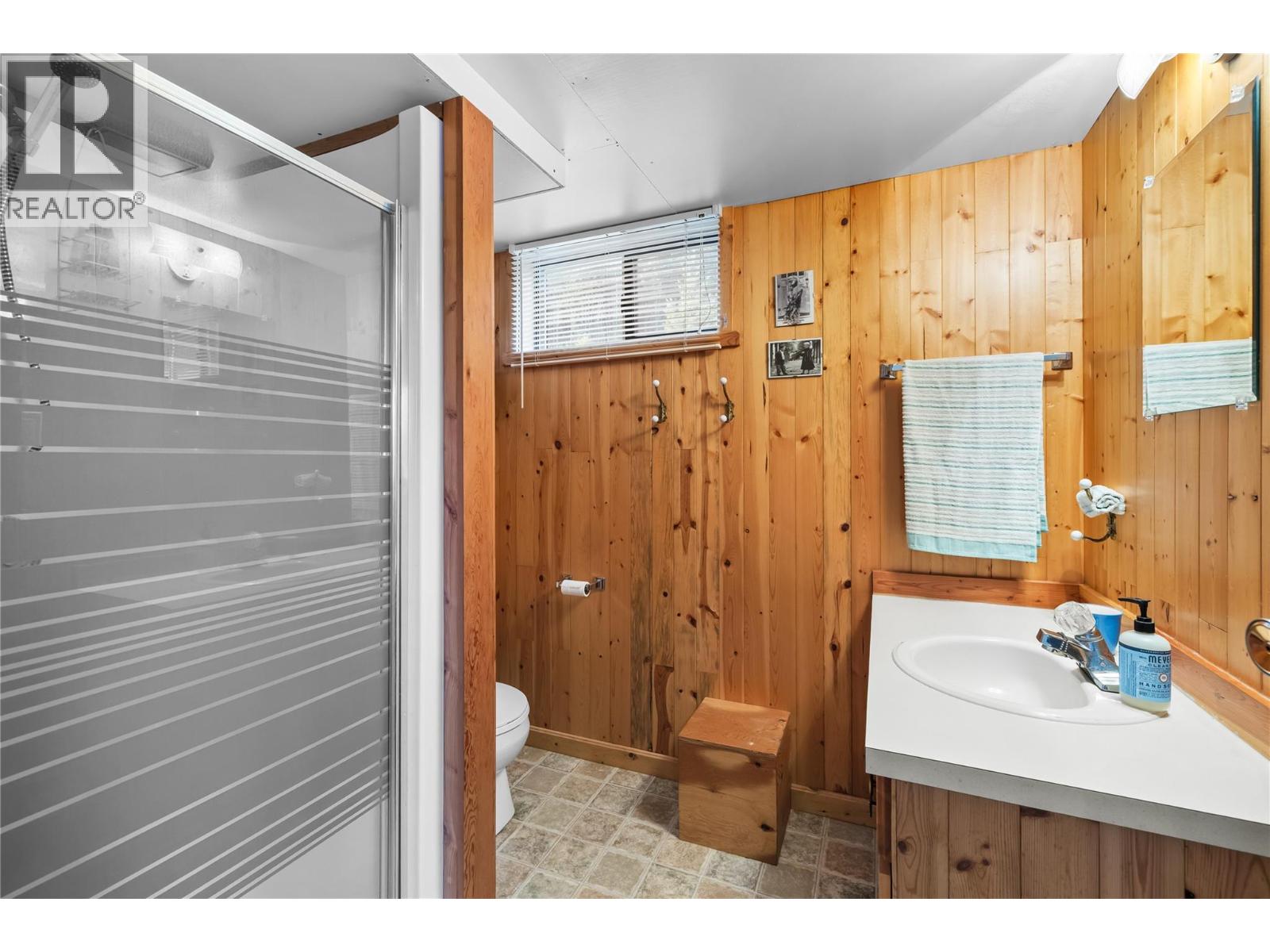 2033 Smith Road, Creston, British Columbia  V0B 1G7 - Photo 28 - 10370988