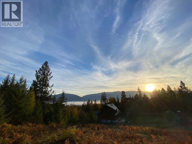 2033 Smith Road, Creston, British Columbia  V0B 1G7 - Photo 4 - 10370988