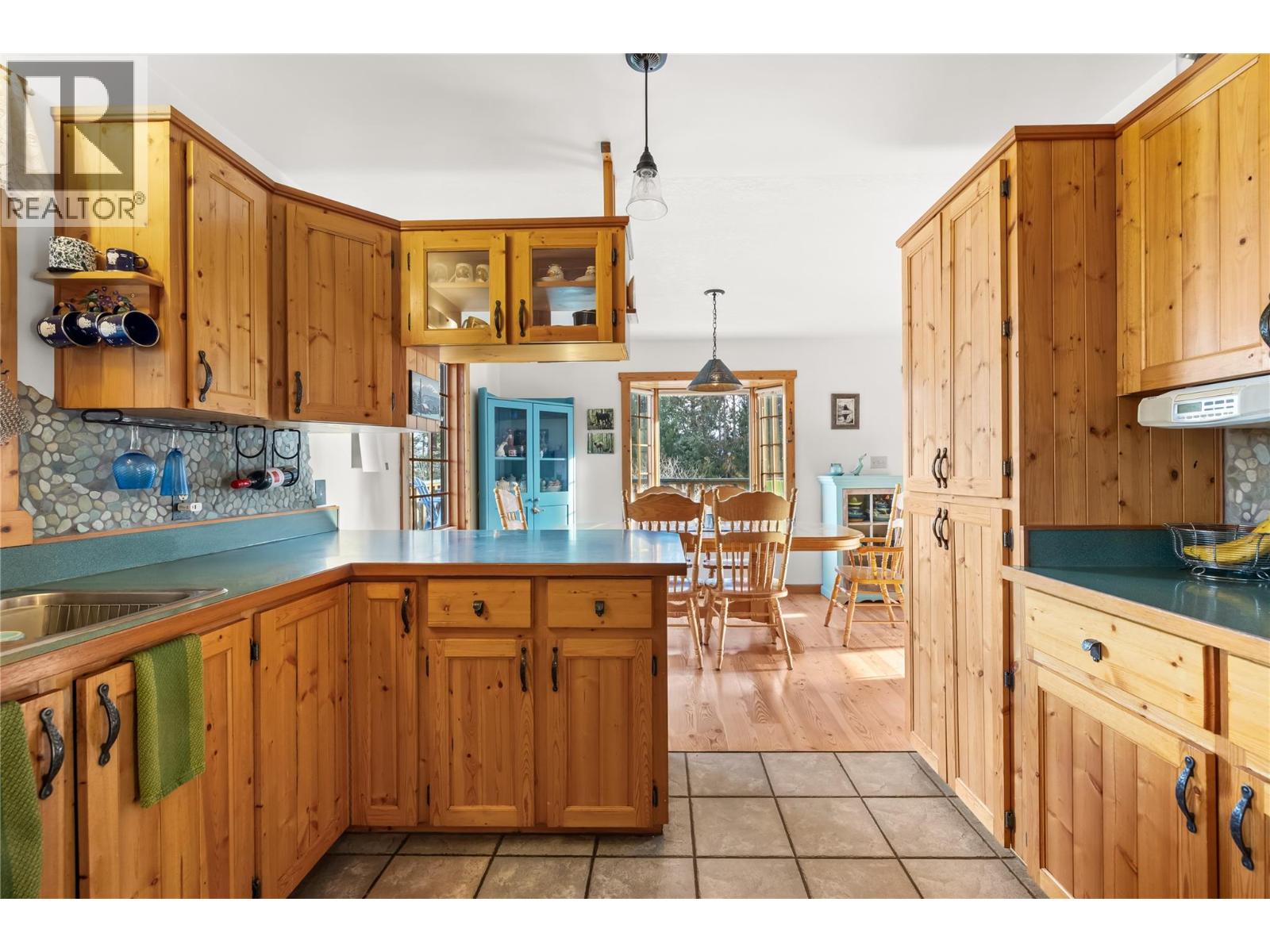 2033 Smith Road, Creston, British Columbia  V0B 1G7 - Photo 40 - 10370988