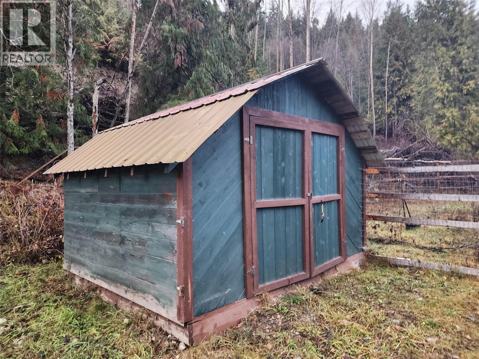 1531 Mountain Ridge Road, Pass Creek, British Columbia  V1N 4S2 - Photo 7 - 10370938