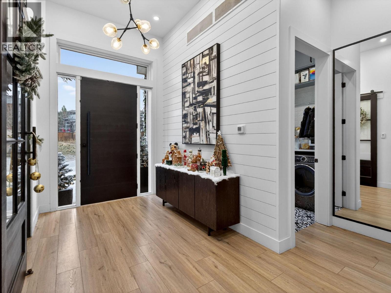 5300 Hedeman Court, Kelowna, British Columbia  V1W 5A3 - Photo 3 - 10371346