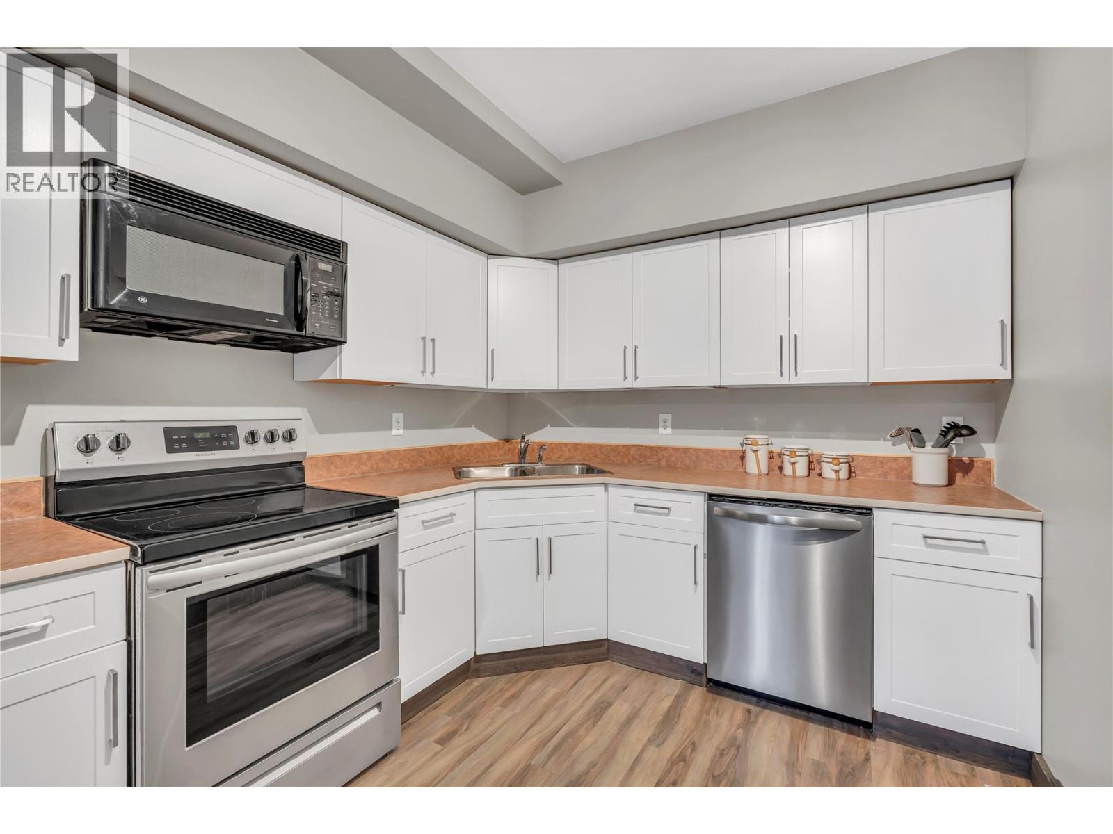 360 Strayhorse Road Unit# C-13, Apex Mountain, British Columbia  V0X 1K0 - Photo 11 - 10371529