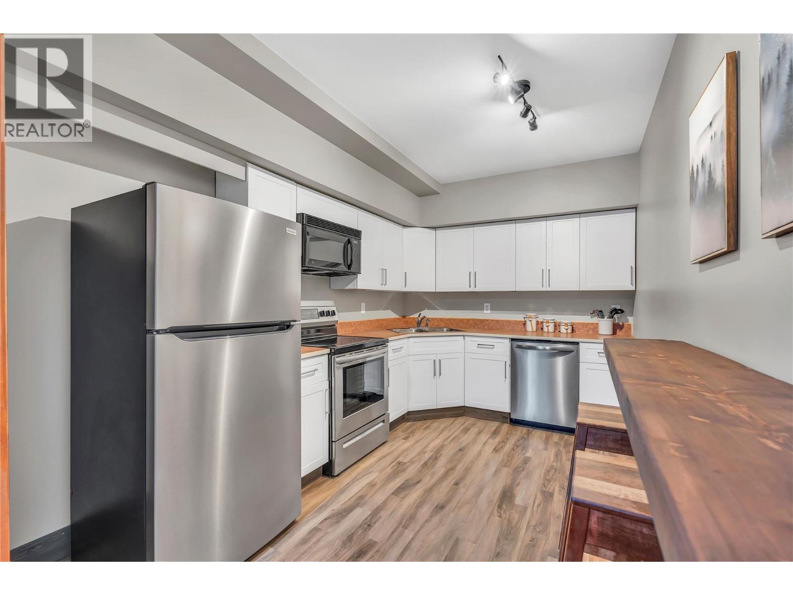 360 Strayhorse Road Unit# C-13, Apex Mountain, British Columbia  V0X 1K0 - Photo 12 - 10371529