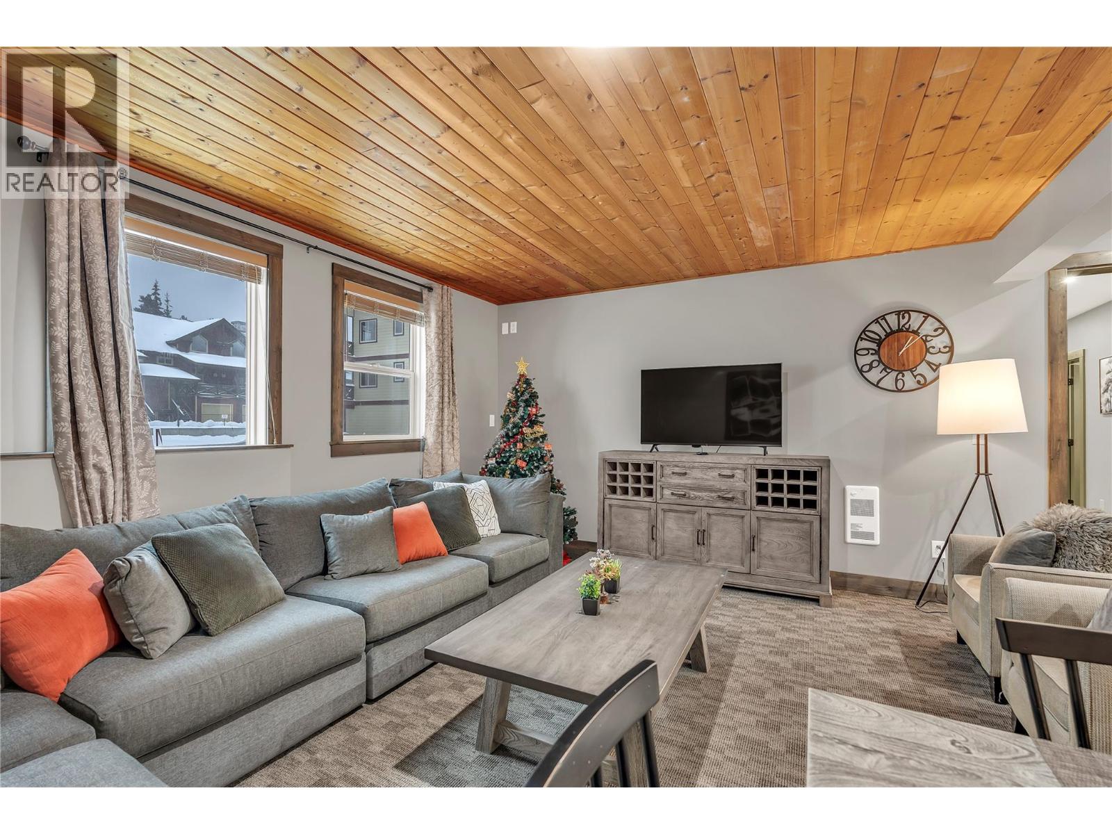 360 Strayhorse Road Unit# C-13, Apex Mountain, British Columbia  V0X 1K0 - Photo 3 - 10371529