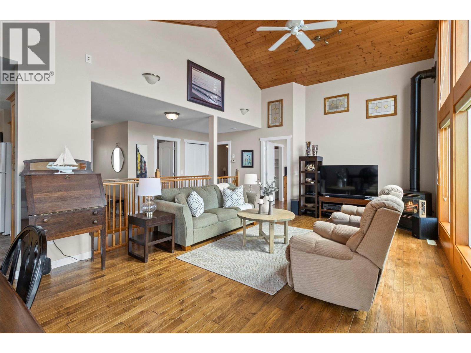 5106 Squilax Anglemont Road, Celista, British Columbia  V0E 1M6 - Photo 10 - 10371366
