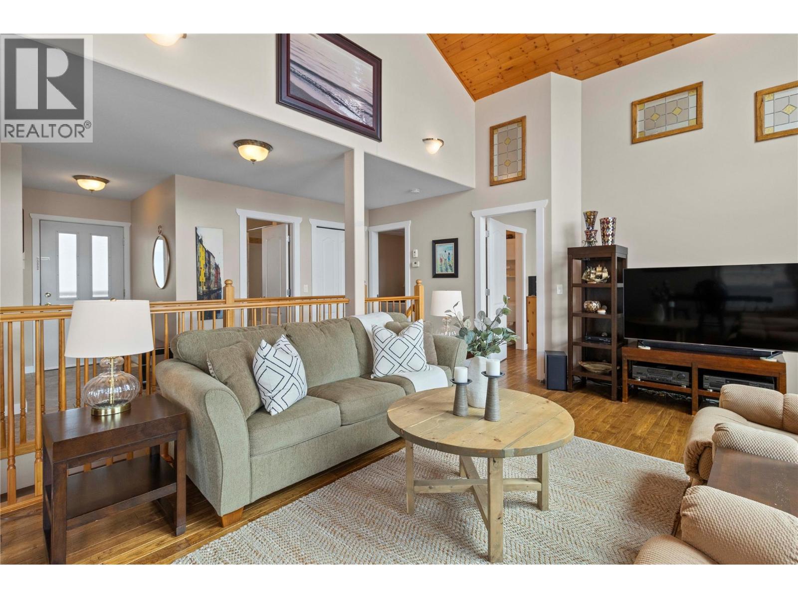 5106 Squilax Anglemont Road, Celista, British Columbia  V0E 1M6 - Photo 11 - 10371366