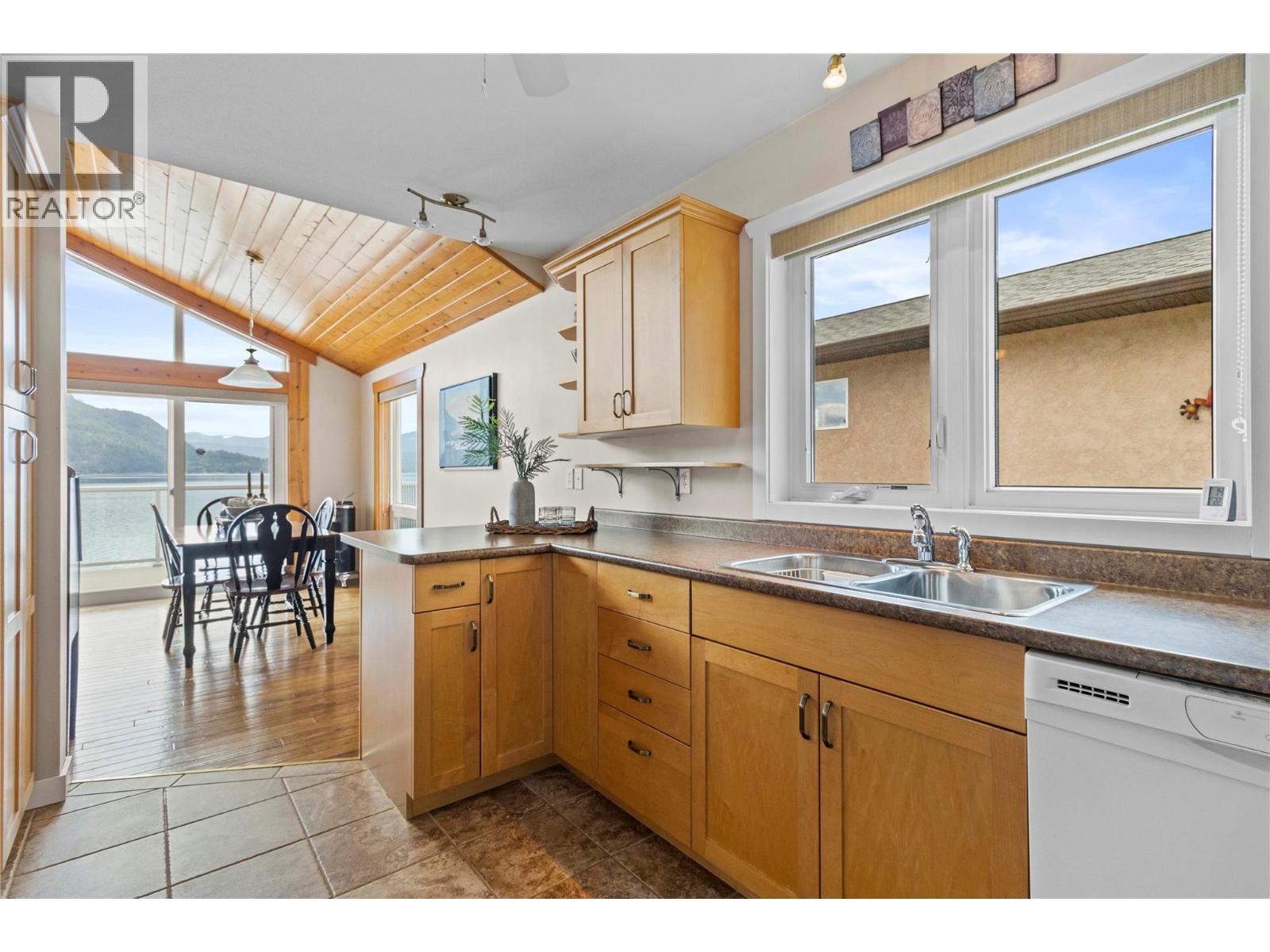 5106 Squilax Anglemont Road, Celista, British Columbia  V0E 1M6 - Photo 17 - 10371366