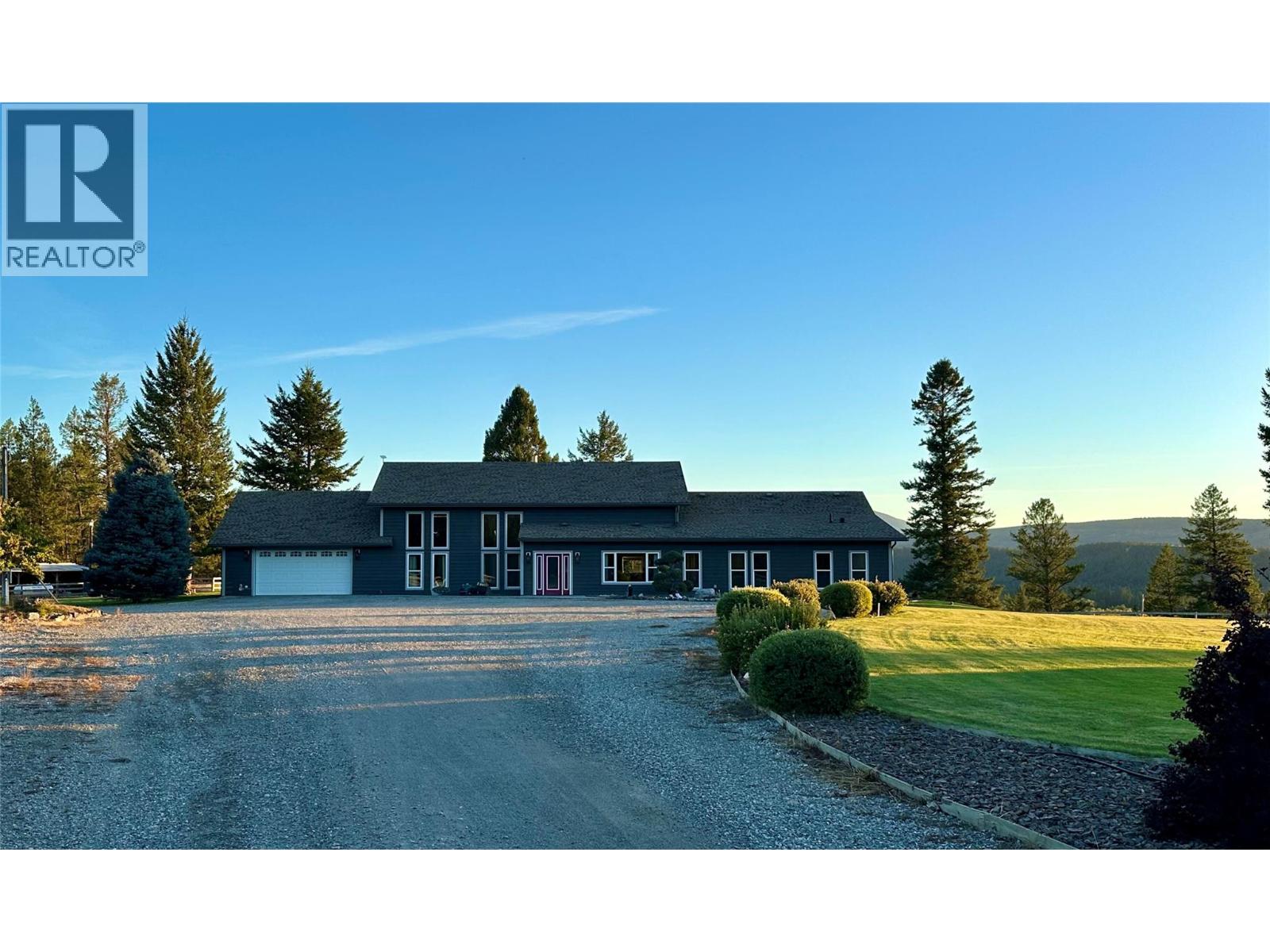 503 Wardner Fort Steele Road, Wardner, British Columbia  V0B 2J0 - Photo 3 - 10371564