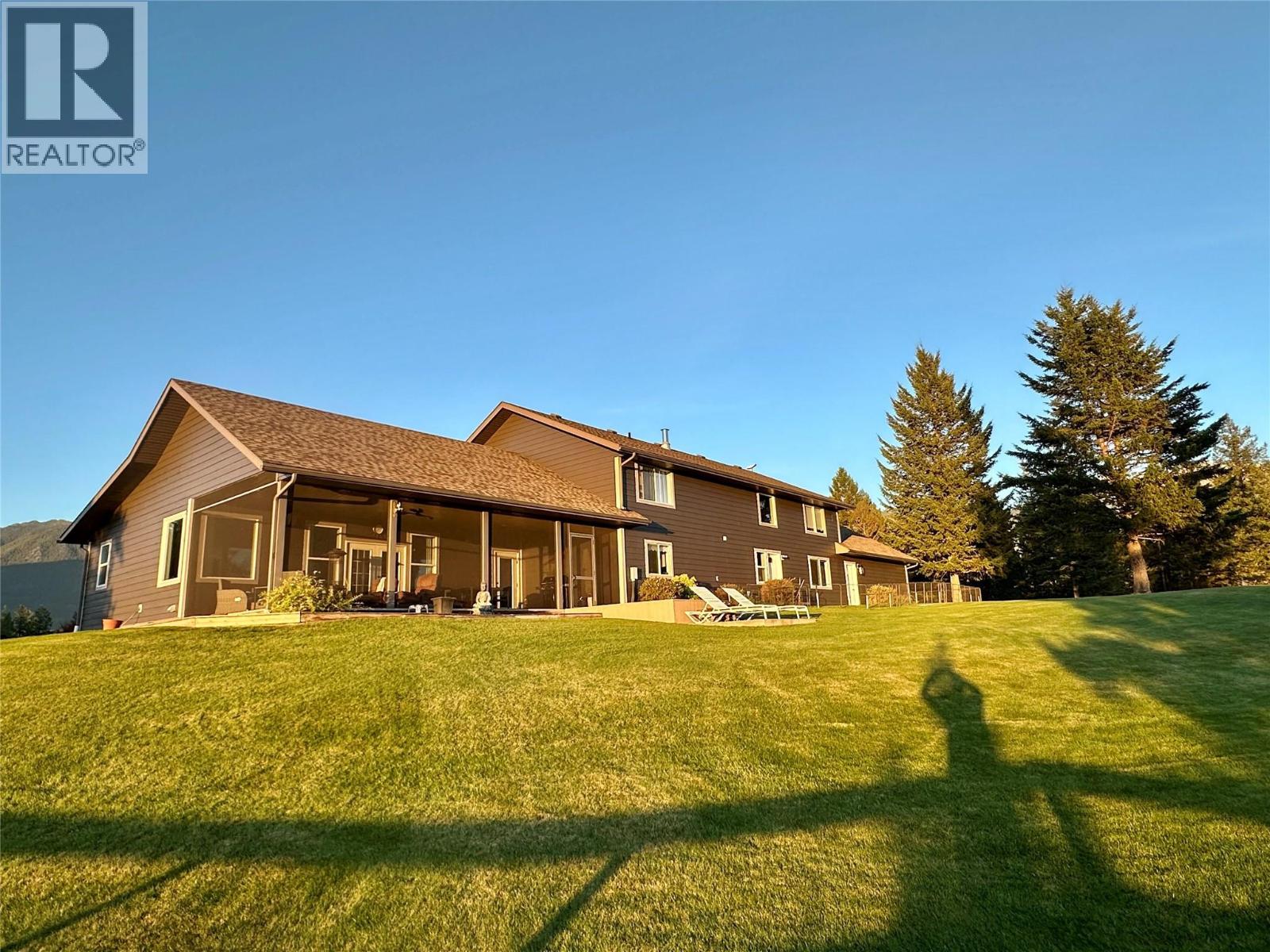 503 Wardner Fort Steele Road, Wardner, British Columbia  V0B 2J0 - Photo 5 - 10371564