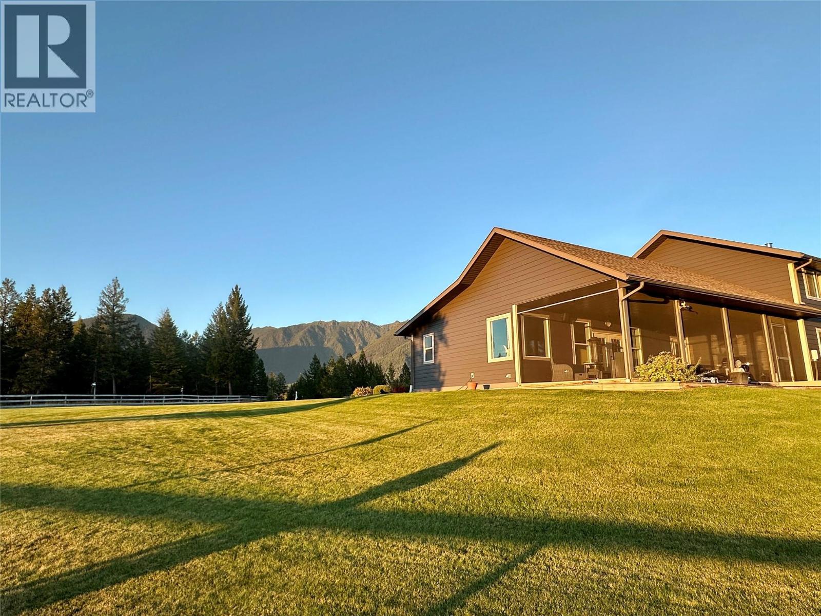 503 Wardner Fort Steele Road, Wardner, British Columbia  V0B 2J0 - Photo 6 - 10371564