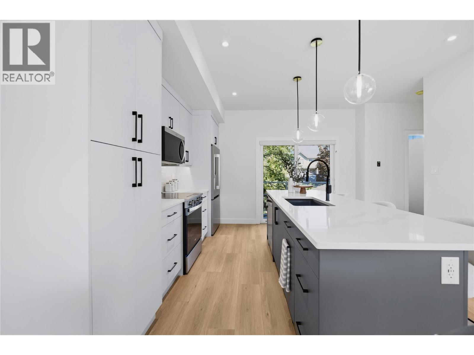 143 Green Avenue Unit# 101, Penticton, British Columbia  V2A 3S9 - Photo 2 - 10371592