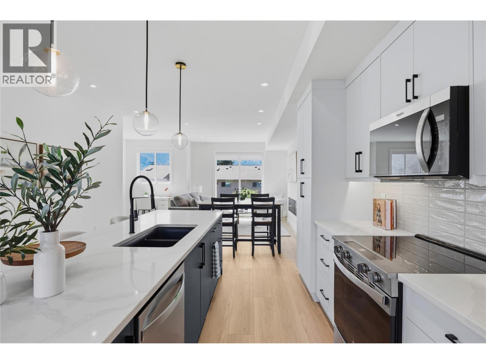 143 Green Avenue Unit# 102, Penticton, British Columbia  V2A 3S9 - Photo 3 - 10371606