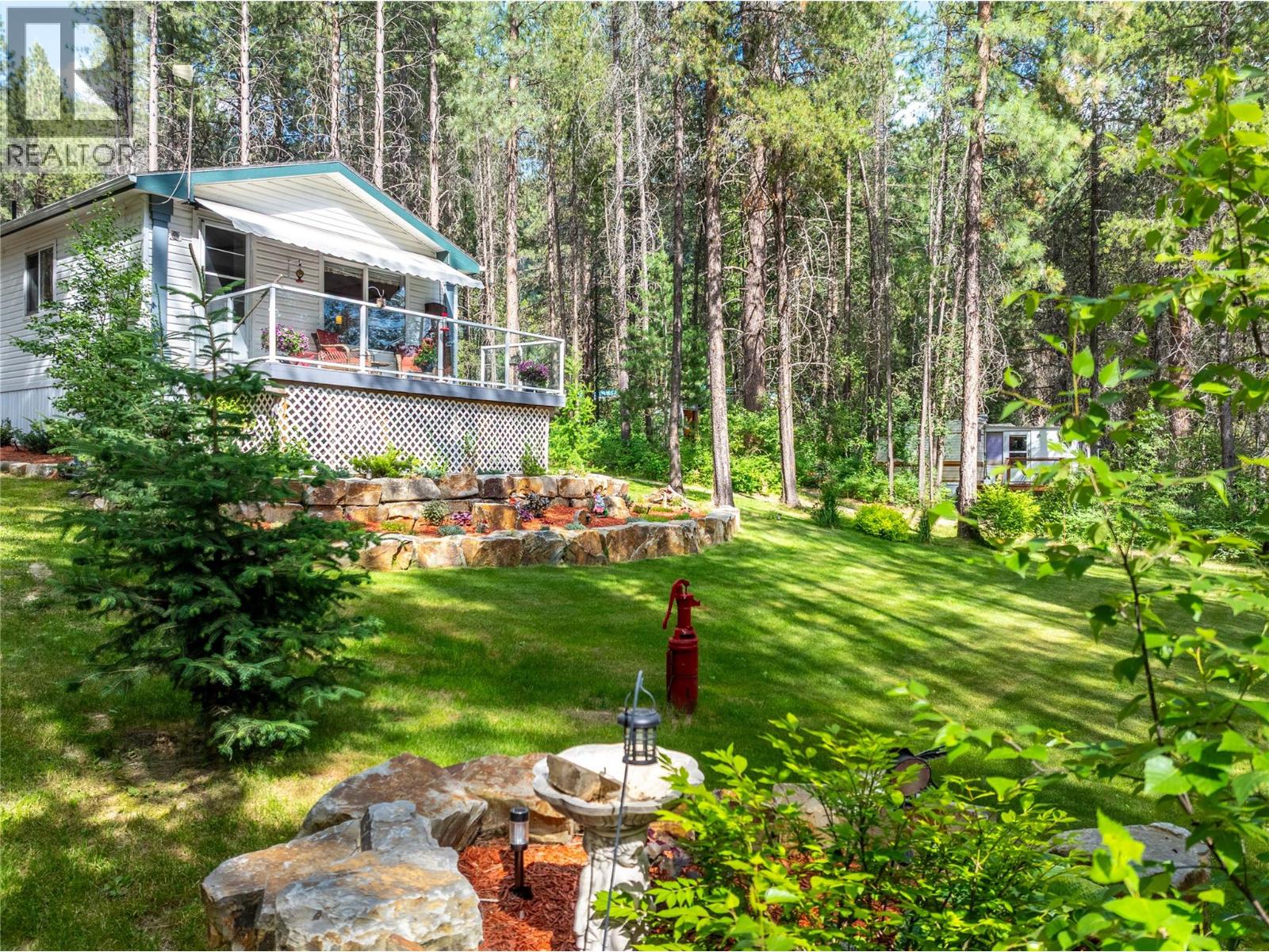 6996 95 Highway, kingsgate, British Columbia