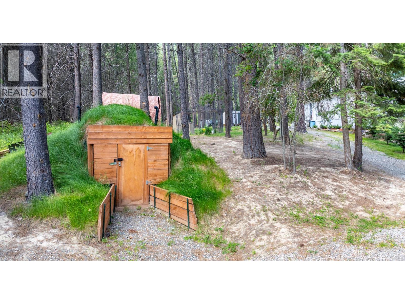 6996 95 Highway, Kingsgate, British Columbia  V0B 1V1 - Photo 14 - 10371598