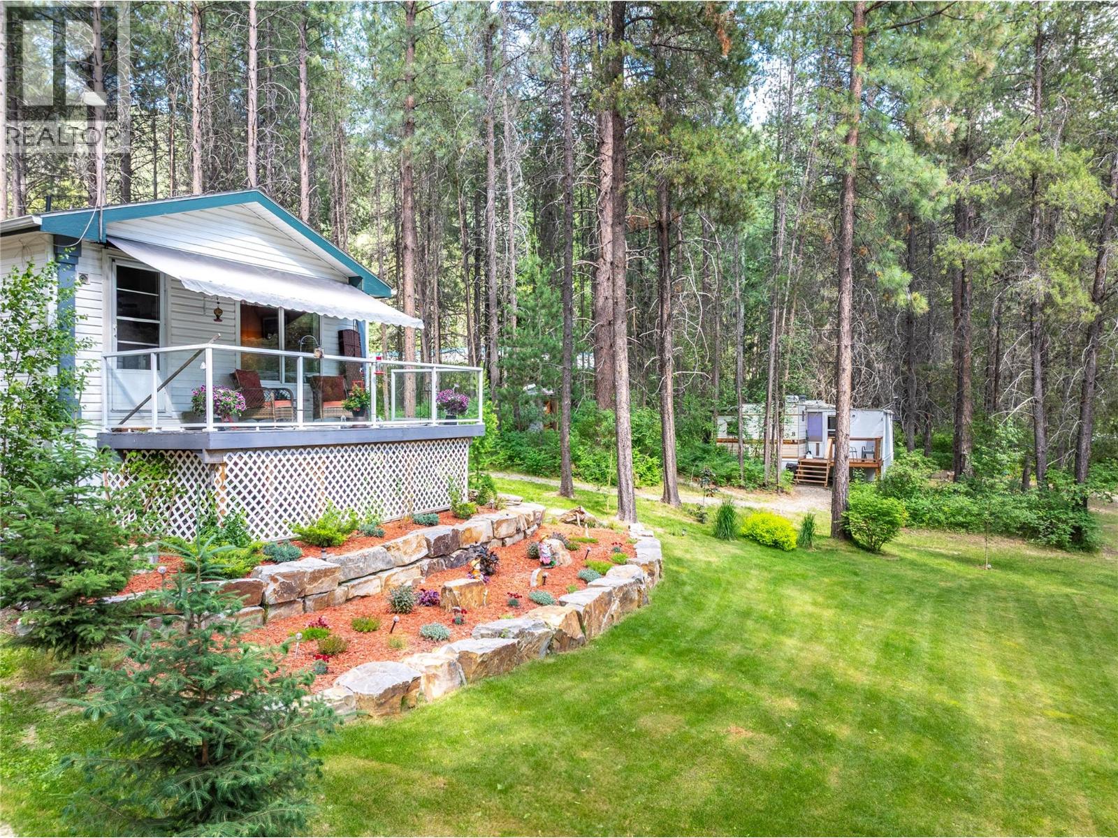 6996 95 Highway, Kingsgate, British Columbia  V0B 1V1 - Photo 7 - 10371598
