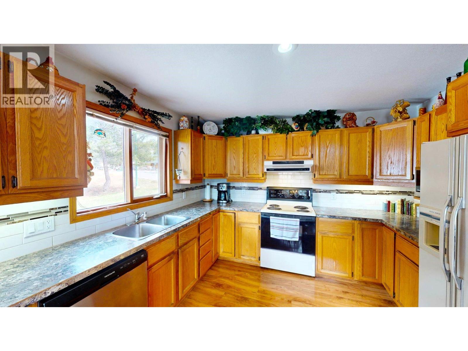 7319 Glacier Drive, Radium Hot Springs, British Columbia  V0A 1M0 - Photo 14 - 10371654