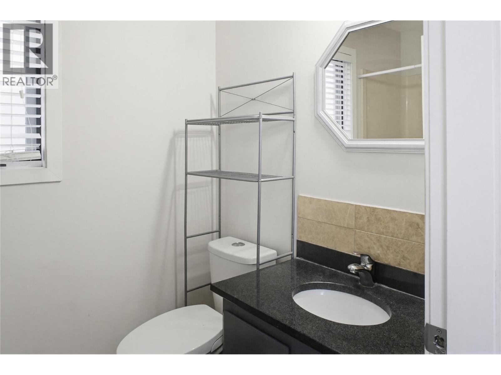 1133 13th Street, Kamloops, British Columbia  V2B 8K4 - Photo 11 - 10371302