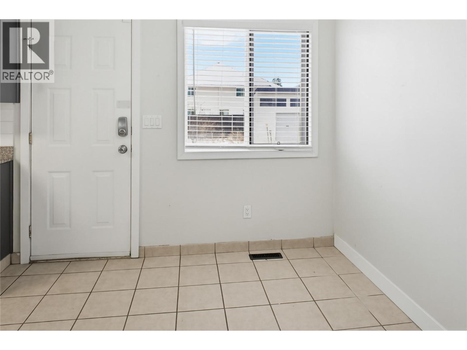 1133 13th Street, Kamloops, British Columbia  V2B 8K4 - Photo 4 - 10371302