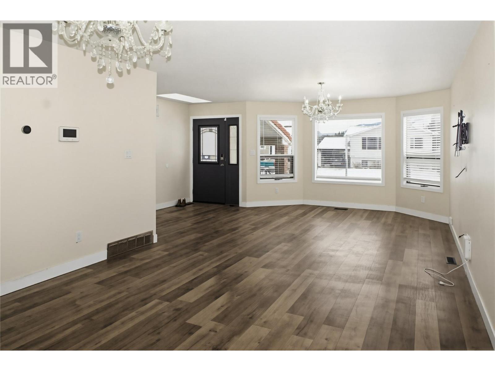 1133 13th Street, Kamloops, British Columbia  V2B 8K4 - Photo 5 - 10371302