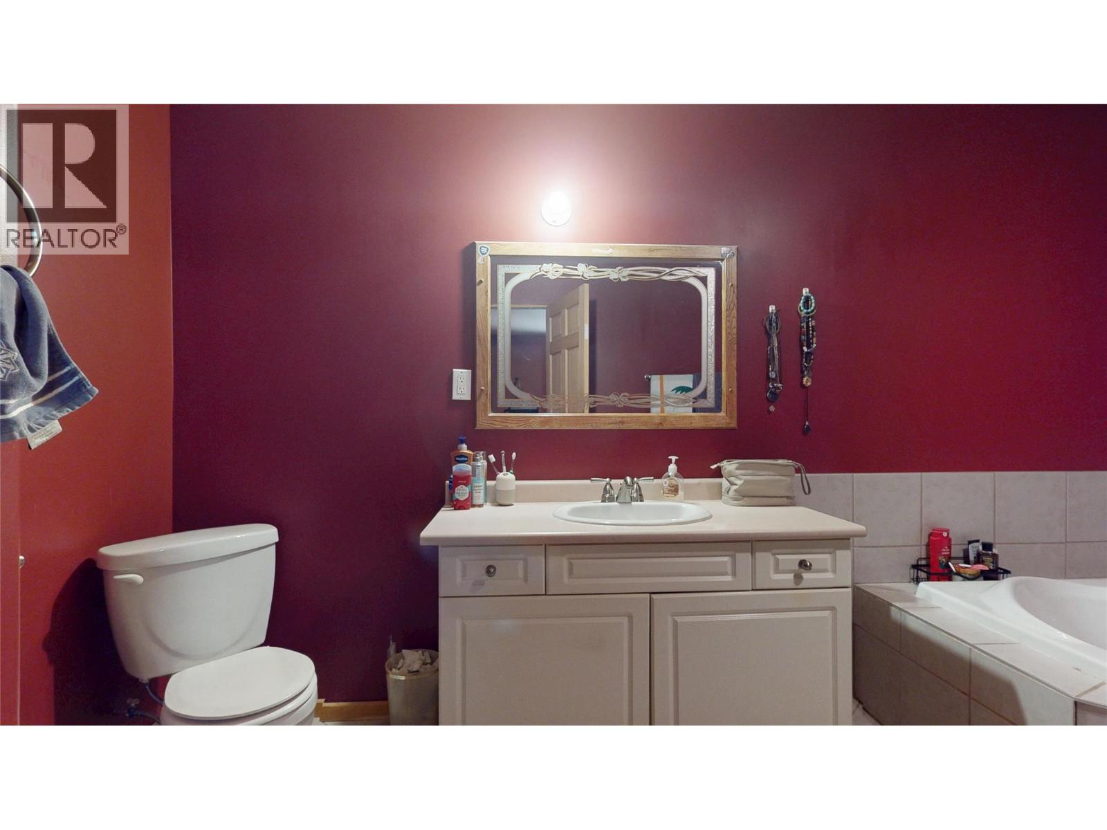 6228 Tamarack Road, Wasa, British Columbia  V0B 2K0 - Photo 24 - 10371736