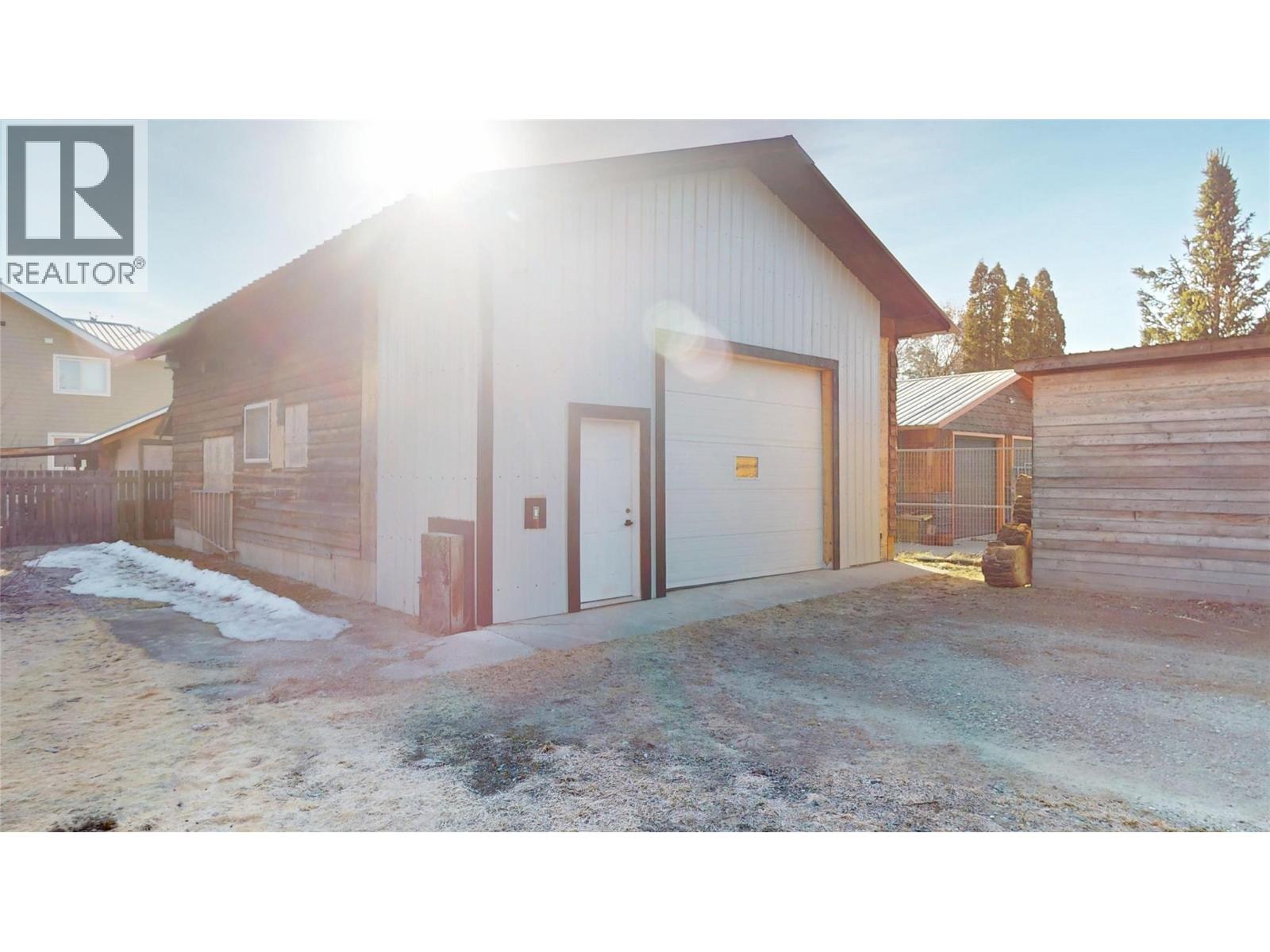 6228 Tamarack Road, Wasa, British Columbia  V0B 2K0 - Photo 40 - 10371736
