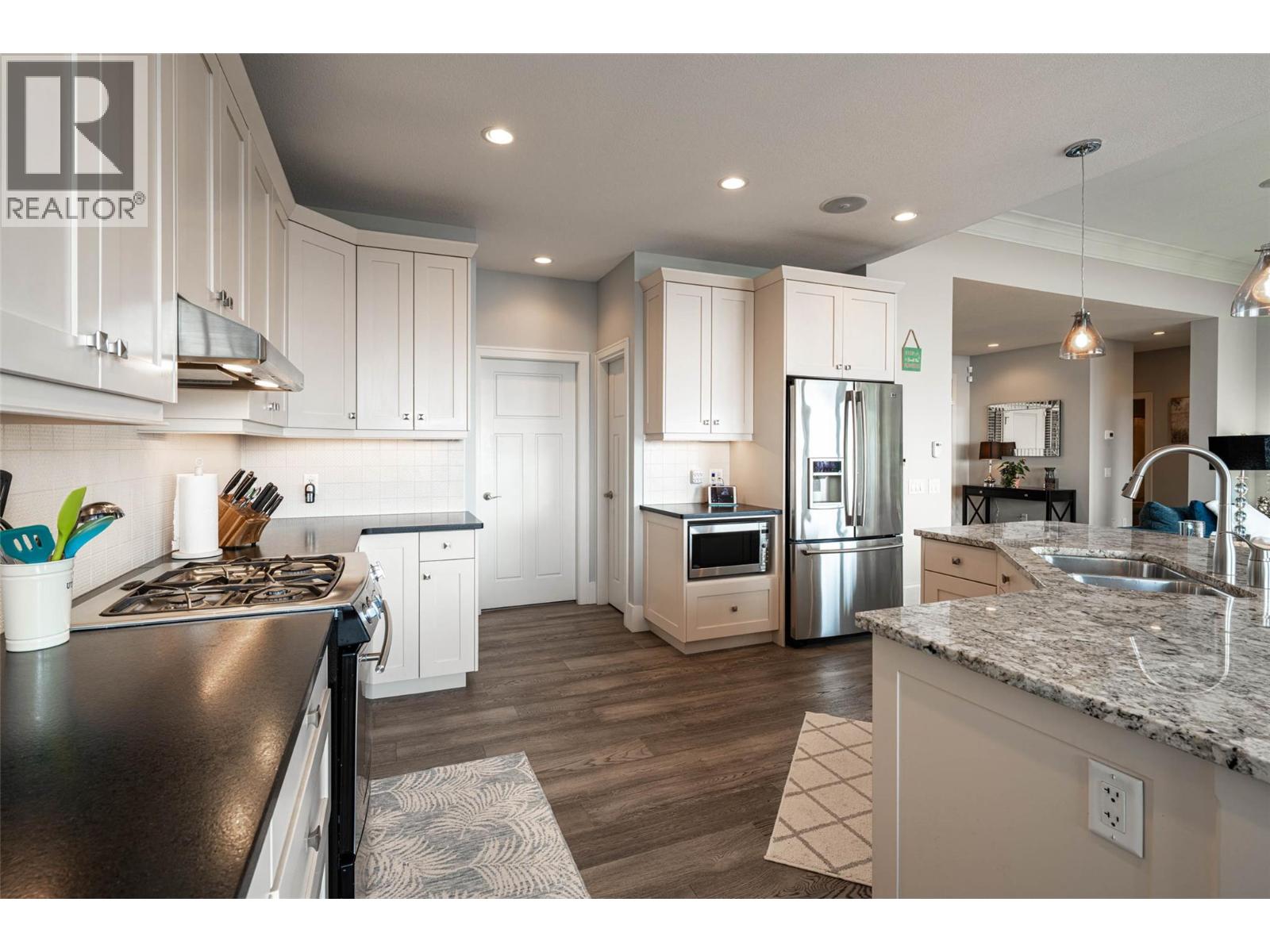 6905 Foothills Drive, Vernon, British Columbia  V1B 4B1 - Photo 12 - 10371769