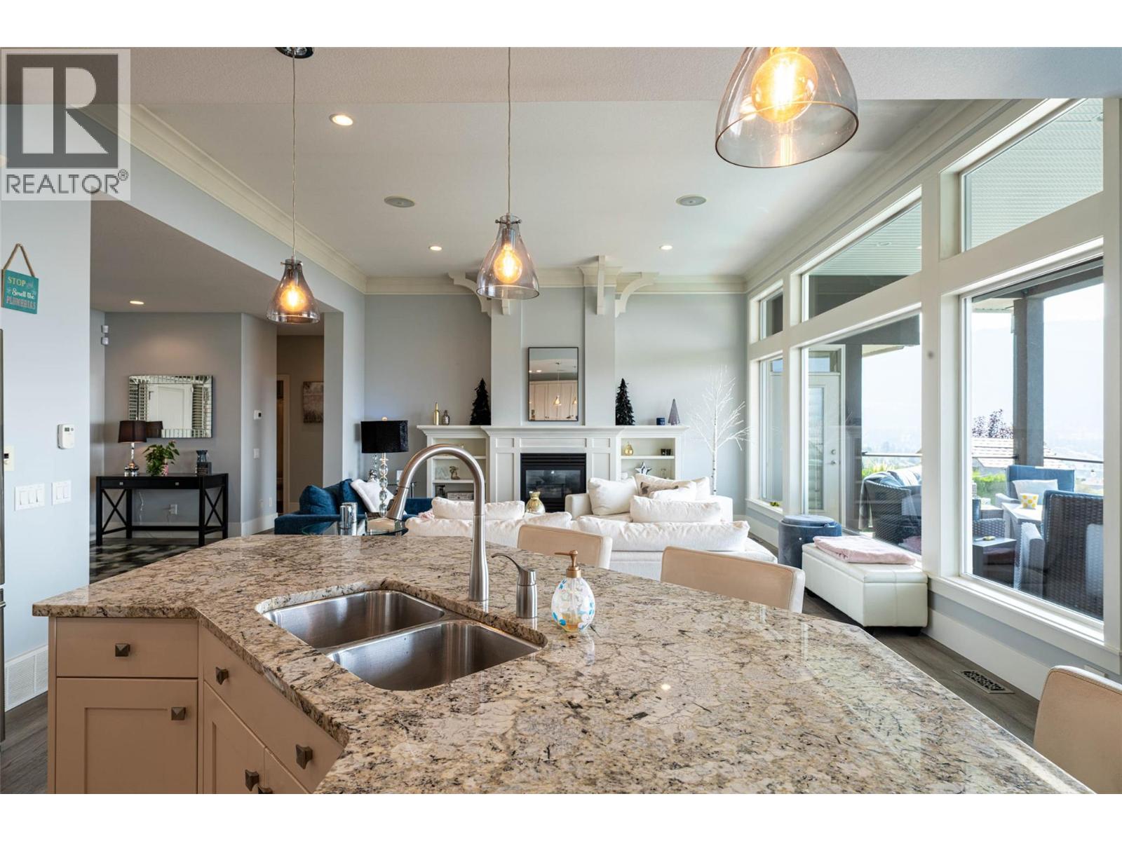 6905 Foothills Drive, Vernon, British Columbia  V1B 4B1 - Photo 17 - 10371769