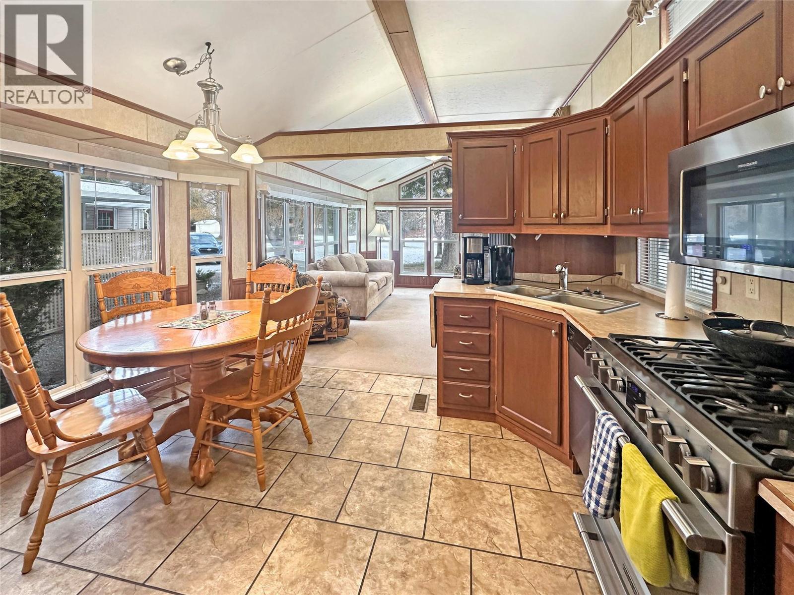4155 3 Highway Unit# 160, Keremeos, British Columbia  V0X 1N1 - Photo 11 - 10371765