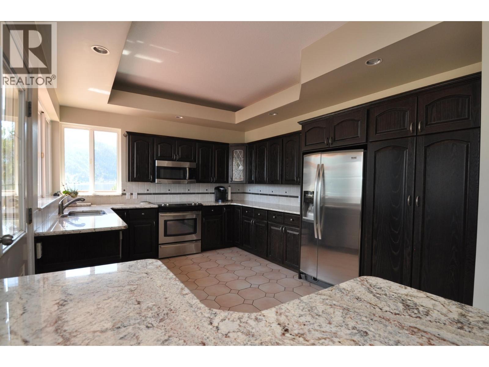 2194 3a Highway, Nelson, British Columbia  V1L 6K5 - Photo 23 - 10371813