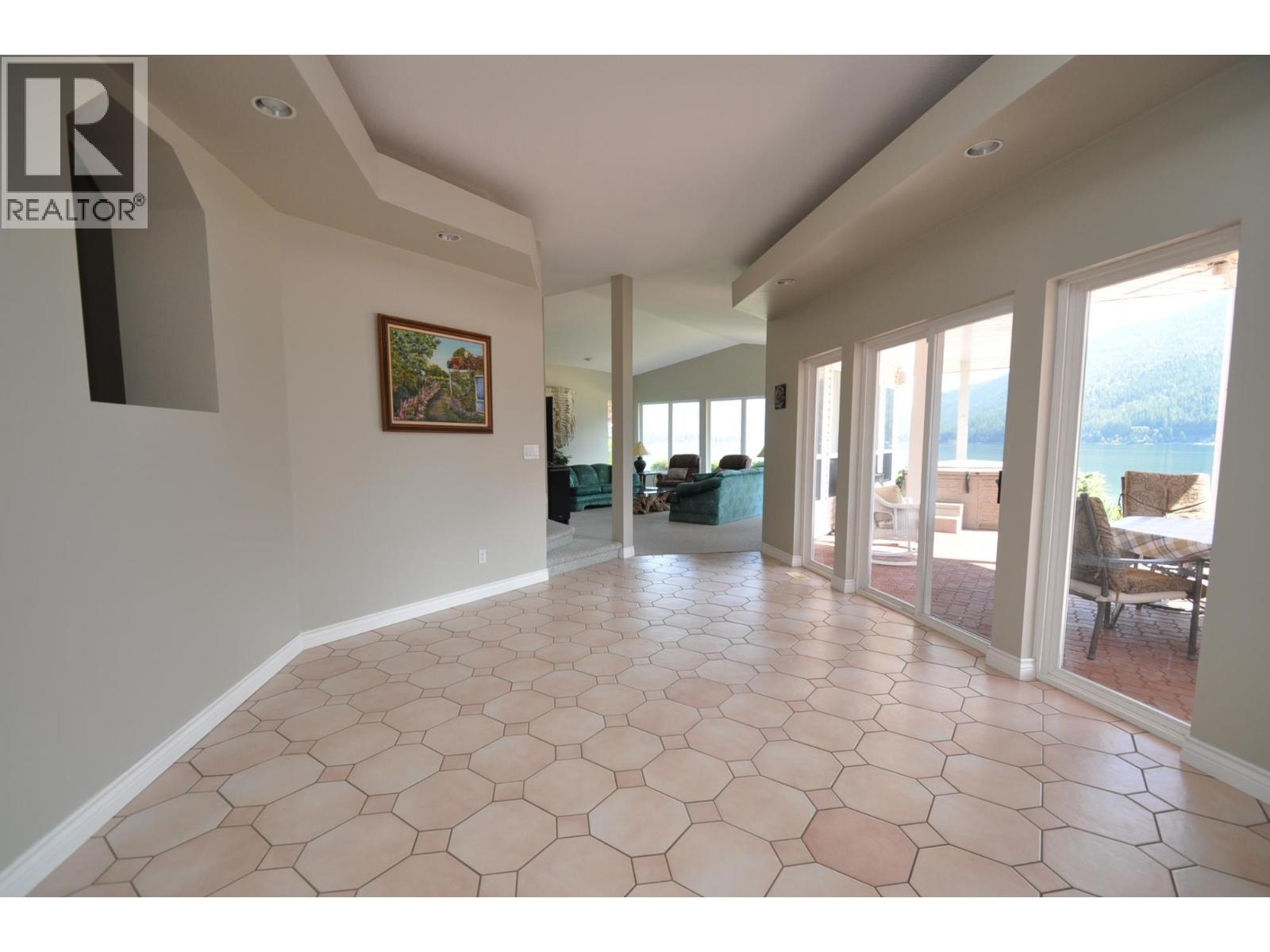 2194 3a Highway, Nelson, British Columbia  V1L 6K5 - Photo 27 - 10371813