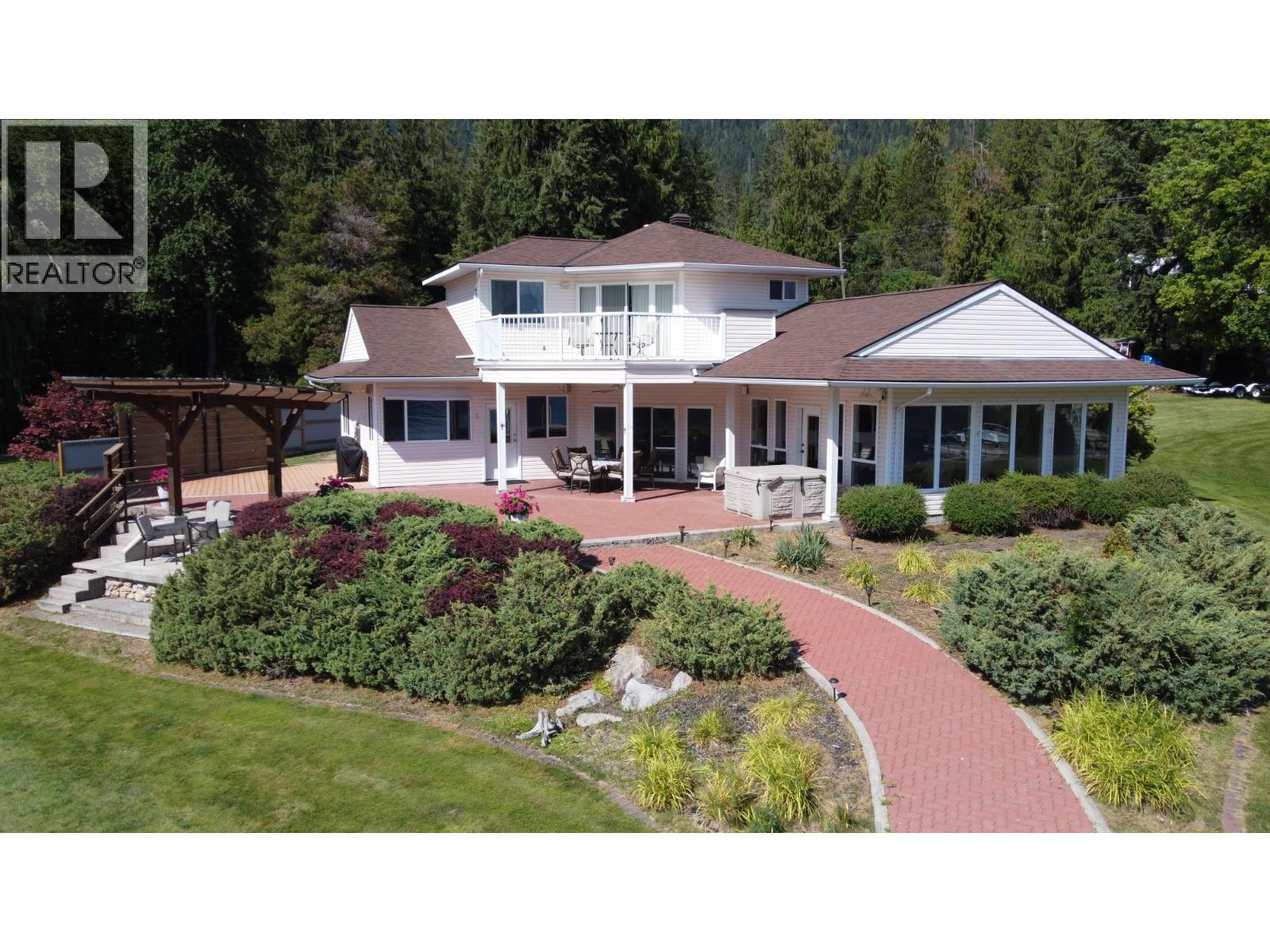 2194 3a Highway, Nelson, British Columbia  V1L 6K5 - Photo 3 - 10371813