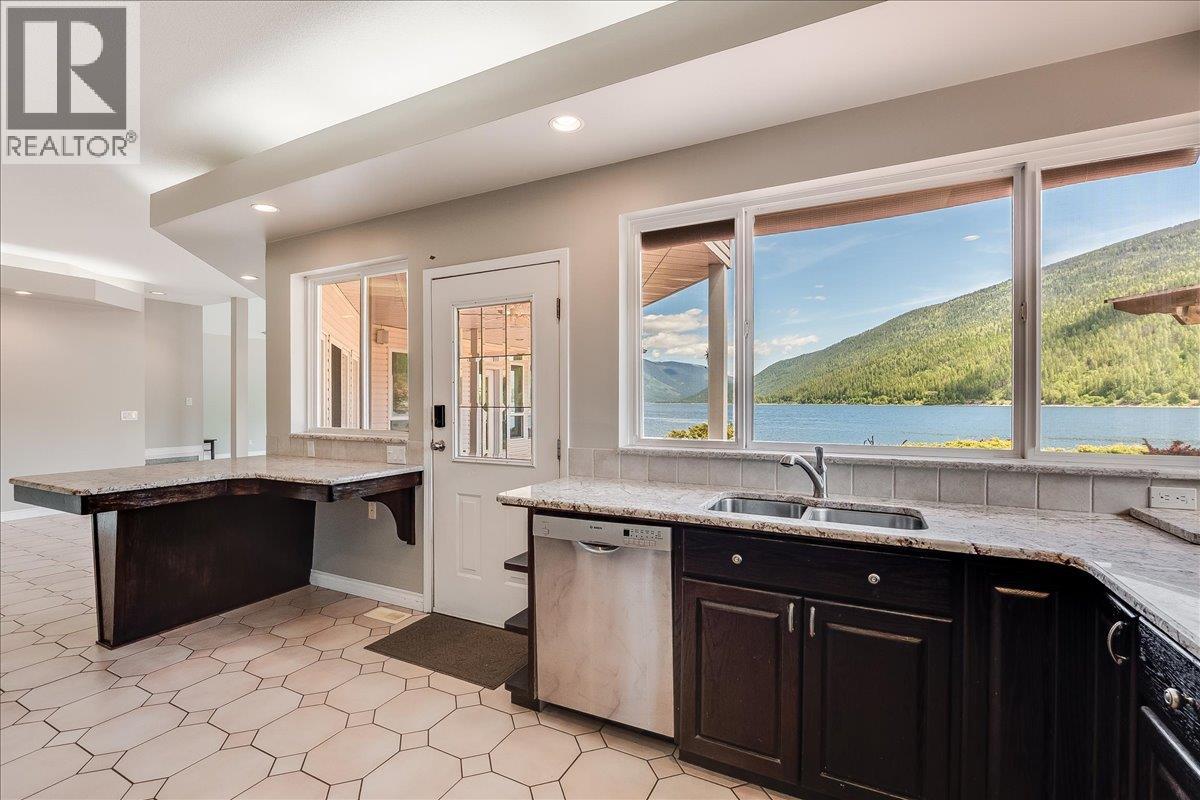 2194 3a Highway, Nelson, British Columbia  V1L 6K5 - Photo 51 - 10371813
