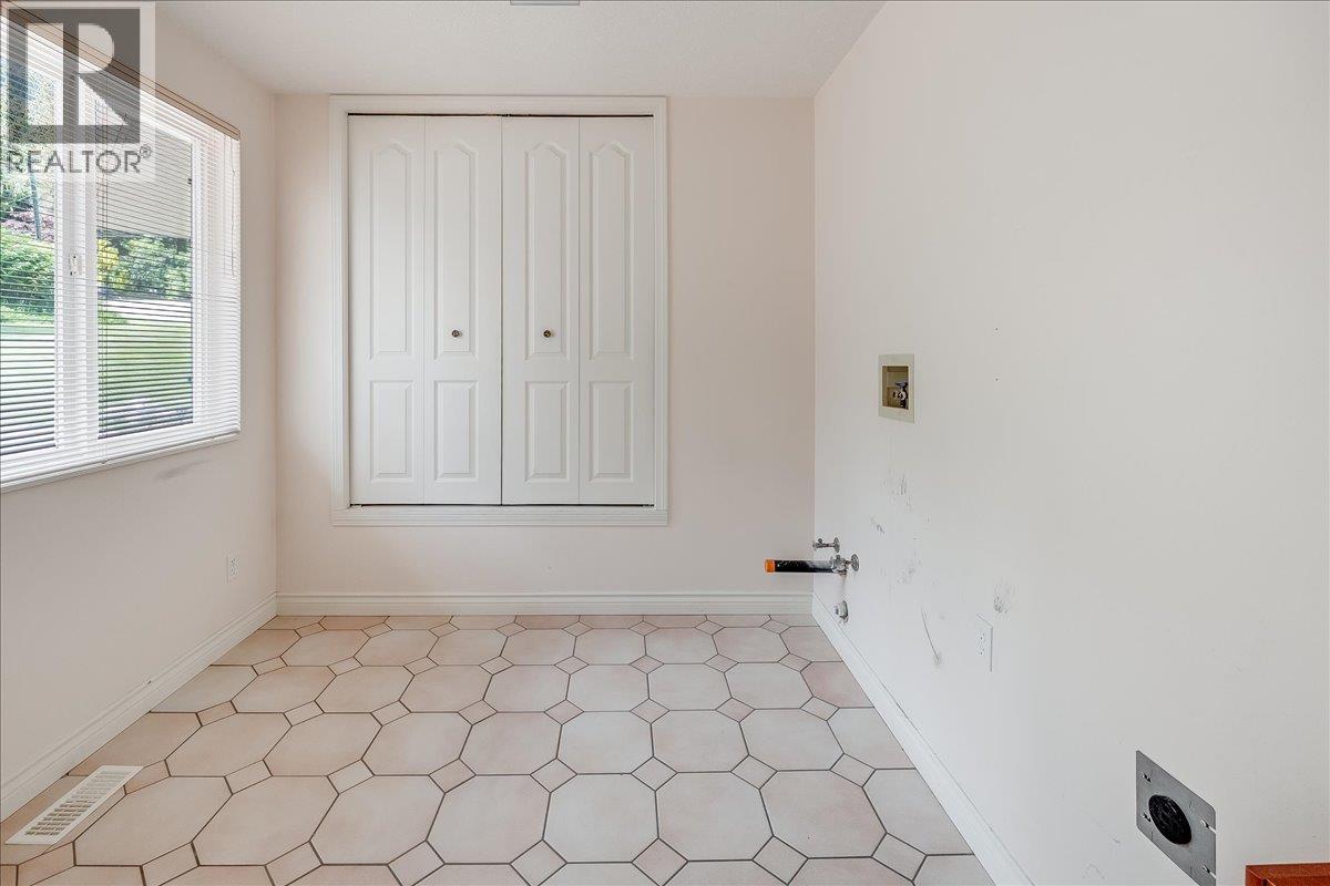 2194 3a Highway, Nelson, British Columbia  V1L 6K5 - Photo 57 - 10371813