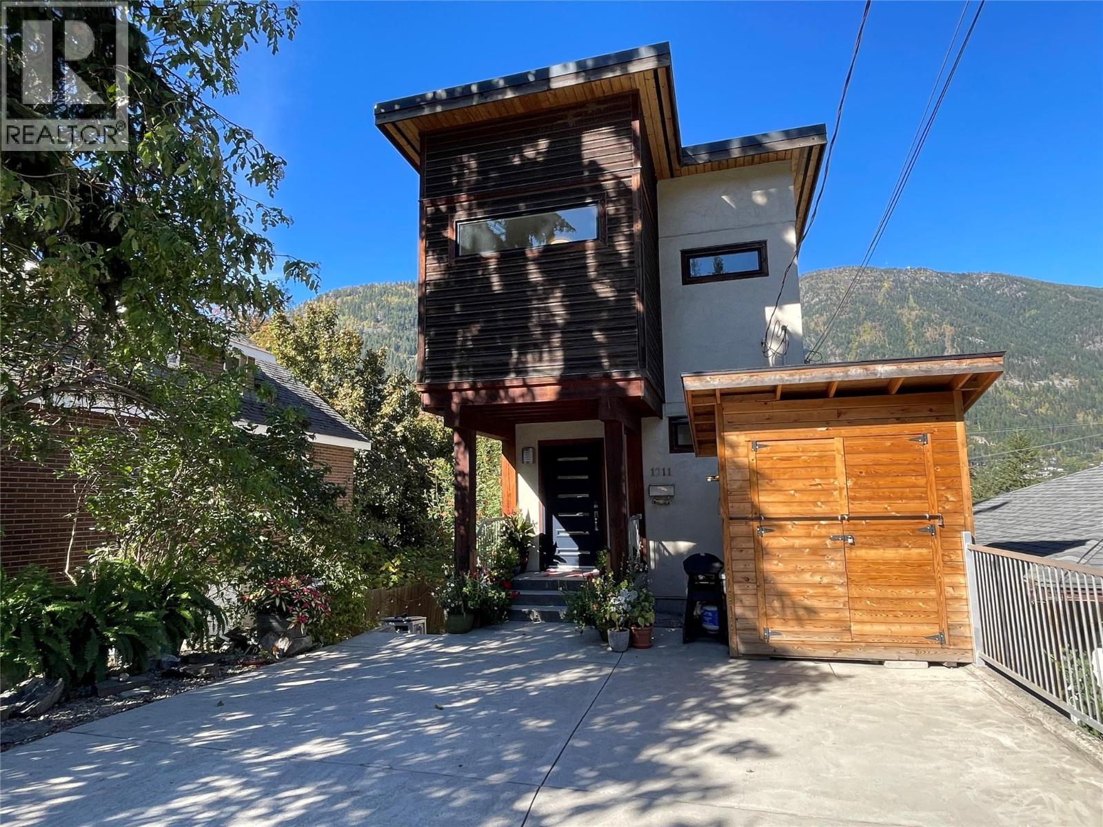 1211 Front Street, Nelson, British Columbia  V1L 4C1 - Photo 2 - 10371812