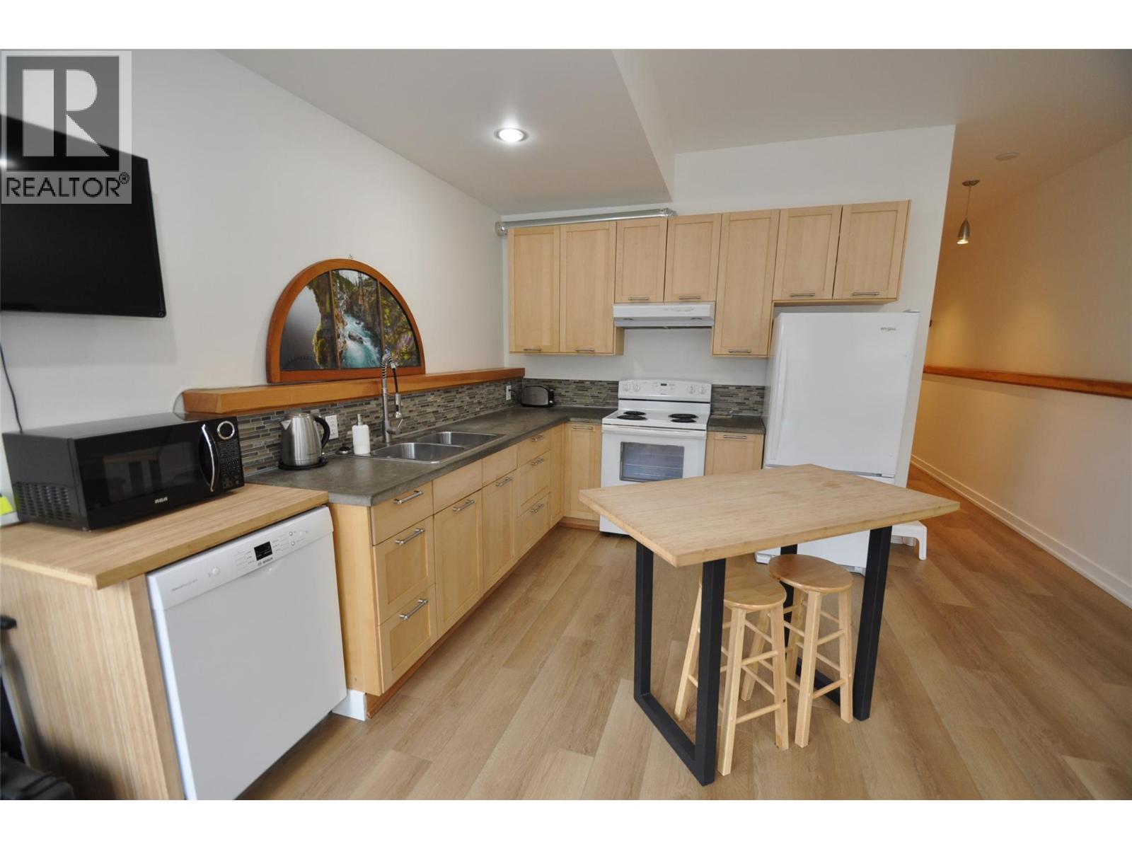 1211 Front Street, Nelson, British Columbia  V1L 4C1 - Photo 39 - 10371812