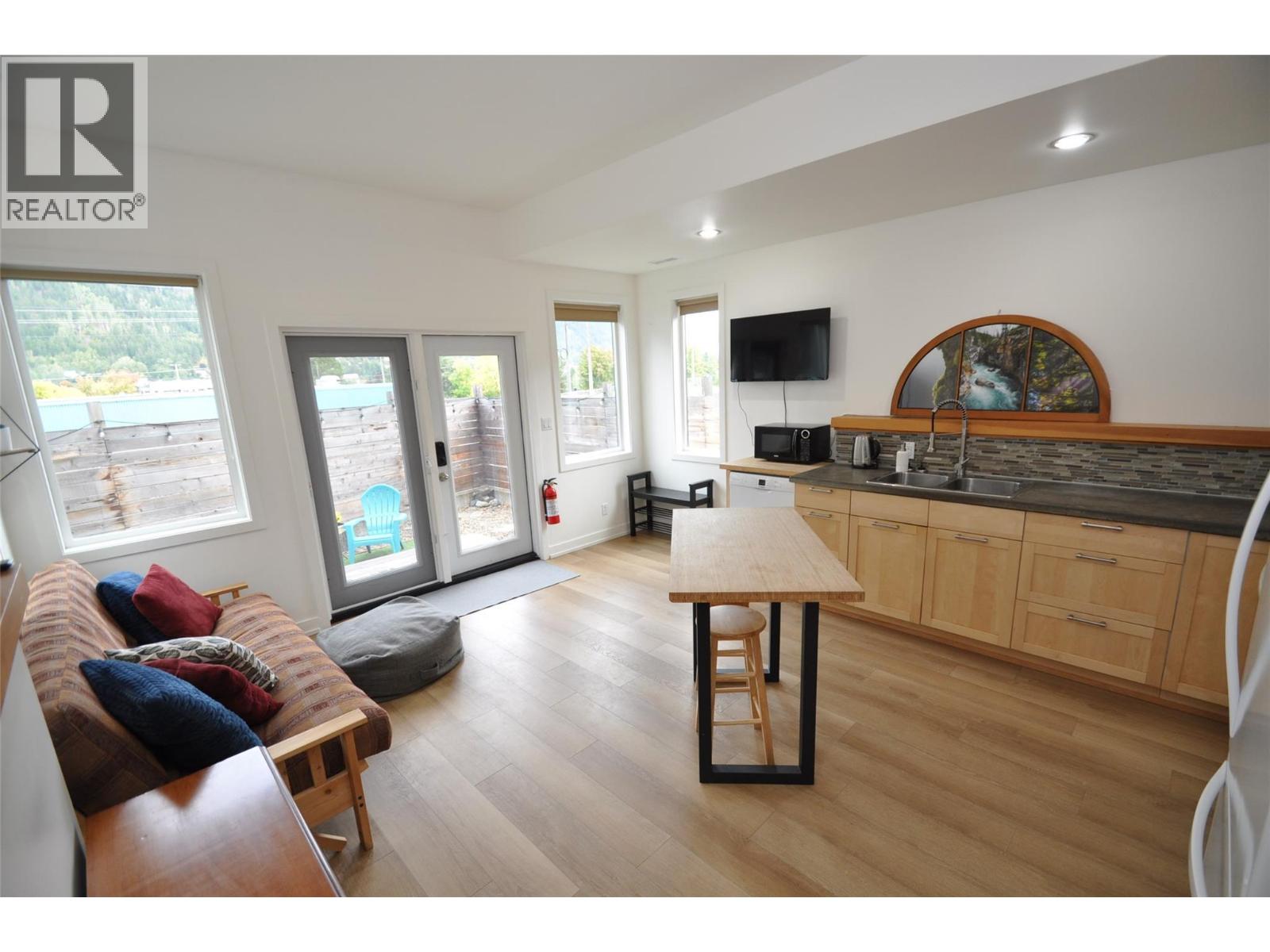 1211 Front Street, Nelson, British Columbia  V1L 4C1 - Photo 42 - 10371812