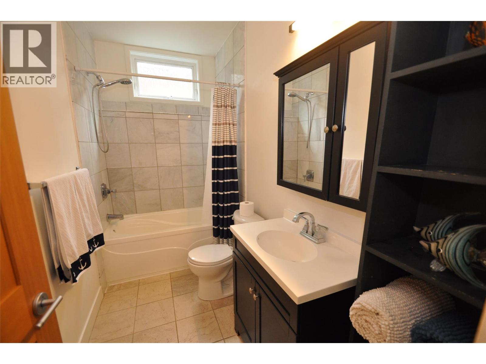 1211 Front Street, Nelson, British Columbia  V1L 4C1 - Photo 46 - 10371812