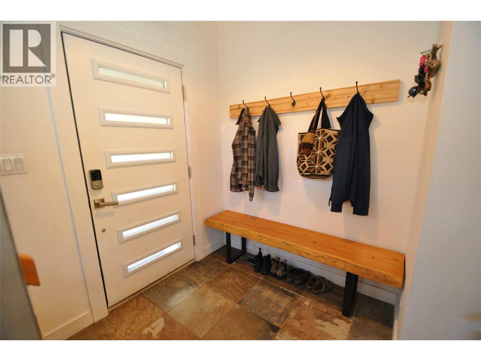 1211 Front Street, Nelson, British Columbia  V1L 4C1 - Photo 5 - 10371812