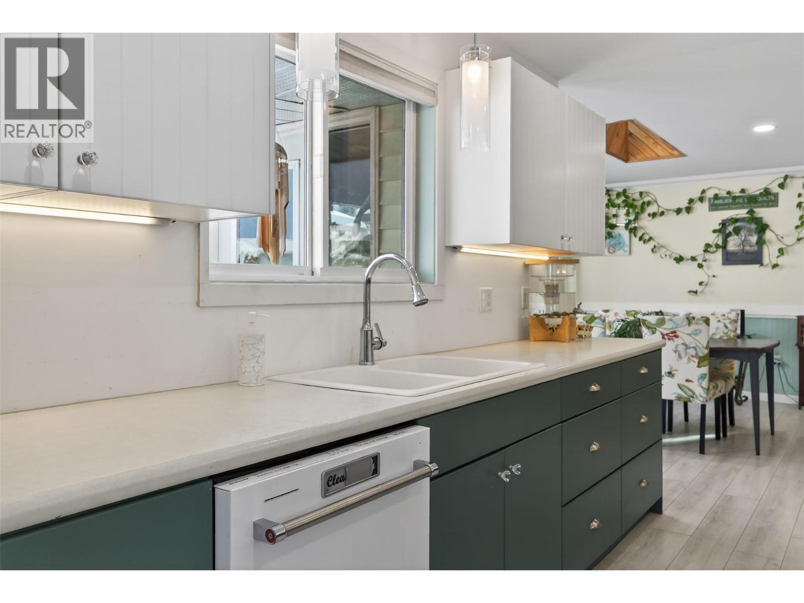 2952 Clapperton Avenue, Merritt, British Columbia  V1K 1G2 - Photo 7 - 10371522